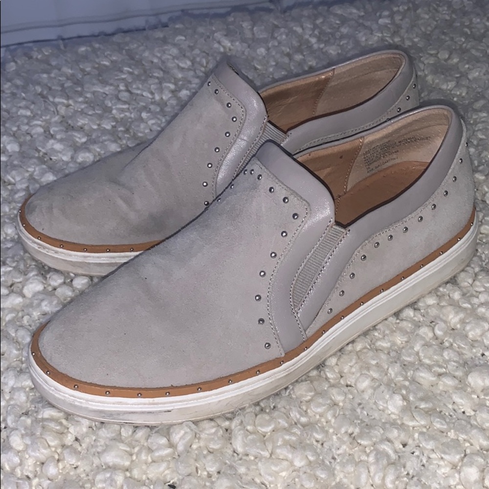 Women’s size eight flats